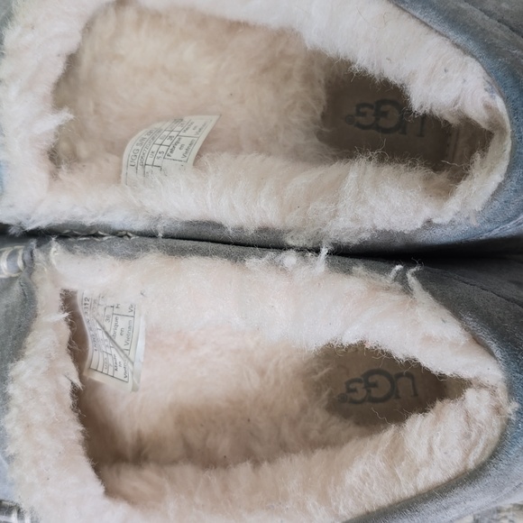 UGG Ansley Light Gray Moccasin Loafers - Picture 7 of 15